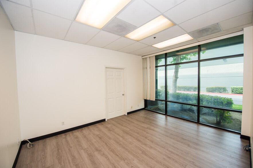 More Photos Of 10291 Trademark St, Rancho Cucamonga Warehouse For Lease