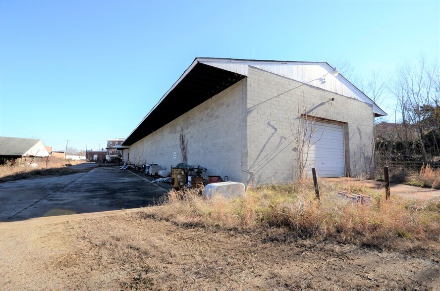 More Photos Of 222 N Market St, Petersburg Warehouse For Sale