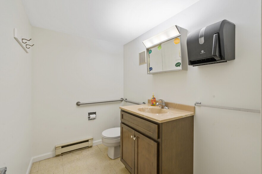 More Photos Of 7 Main St, Camden Bank For Sale