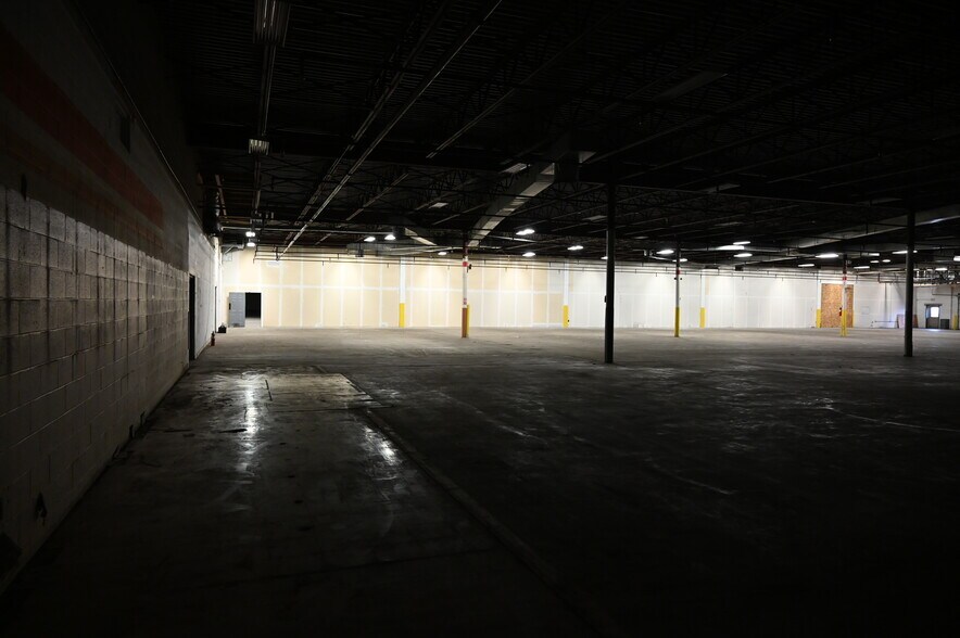 More Photos Of 2300 Claremont Ave, Ashland Freestanding For Lease