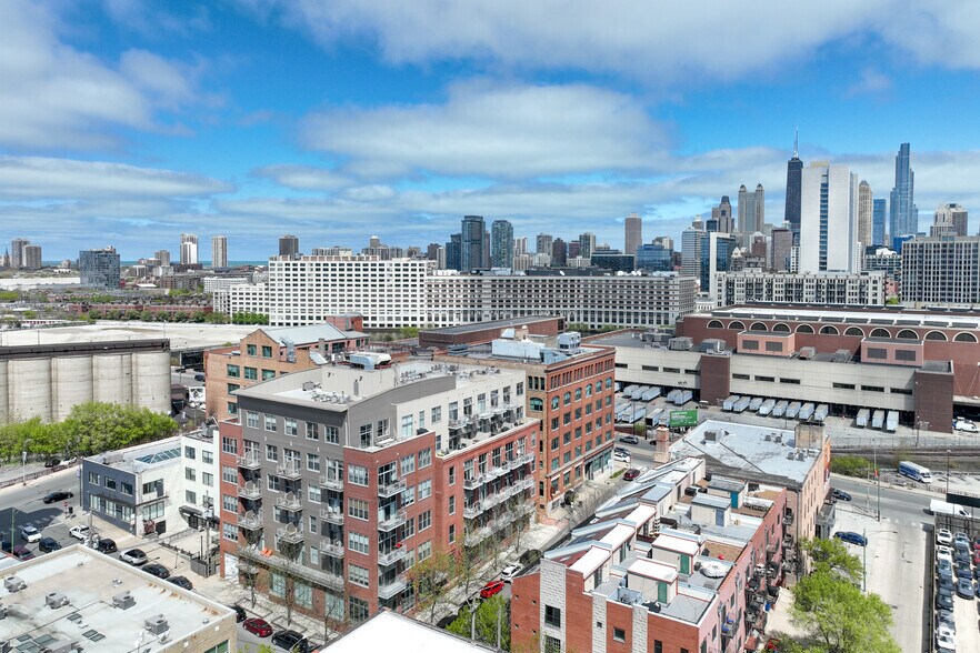 More Photos Of 824 W Superior St, Chicago Office Residential For Sale