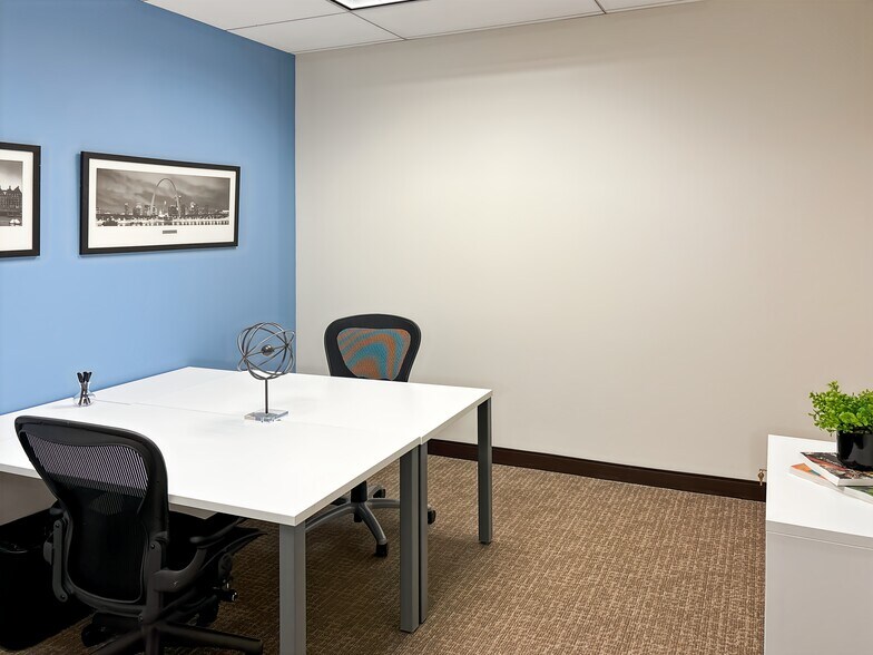 More Photos Of 3333 Warrenville Rd, Lisle Coworking Space