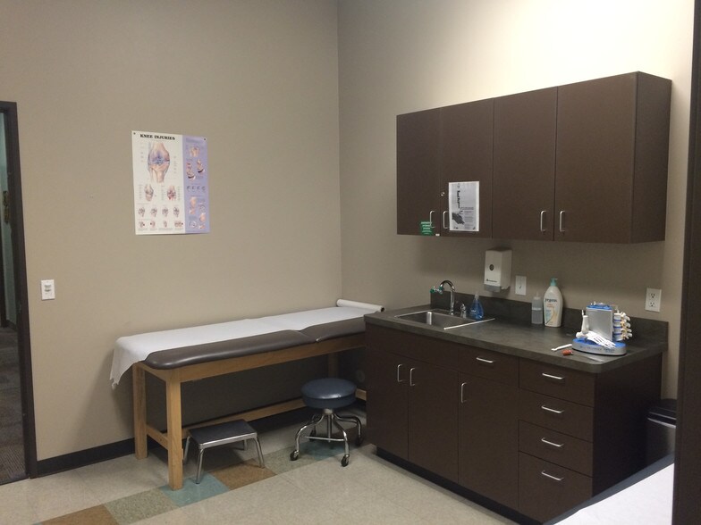More Photos Of 16515 S 40th St, Phoenix Medical For Lease