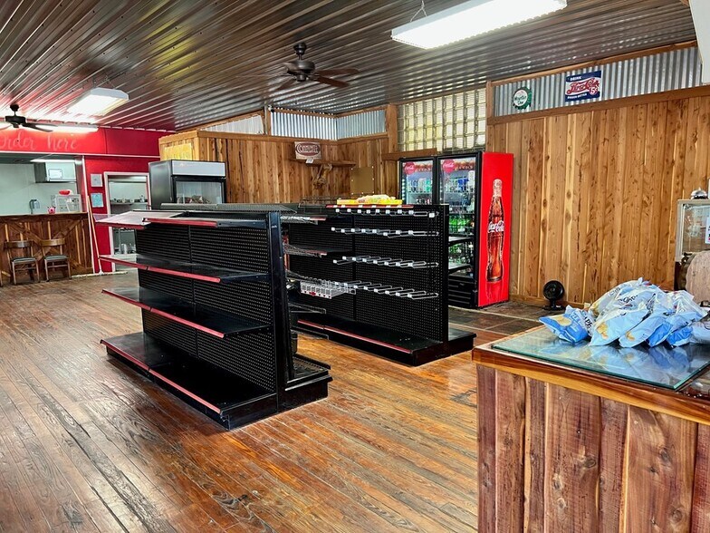More Photos Of 5661 County Road 114, Brundidge General Retail For Sale