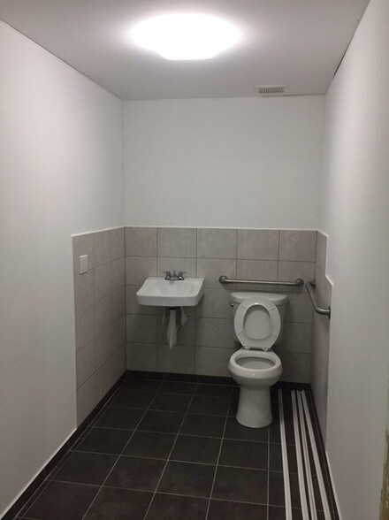 More Photos Of 22003 Jamaica Ave, Queens Village Storefront Retail Office For Lease