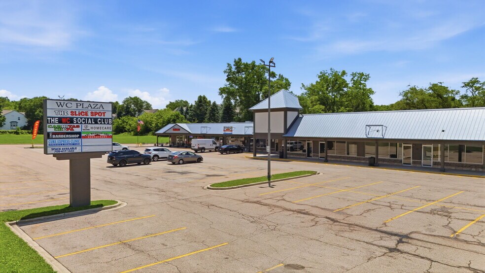 More Photos Of 944 E Roosevelt Rd, West Chicago Storefront For Lease