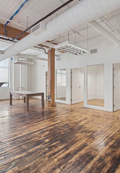 More Photos Of 183 Bathurst St, Toronto Office For Lease