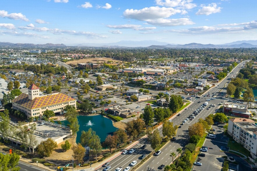 More Photos Of 27520 Ynez Rd, Temecula General Retail For Sale