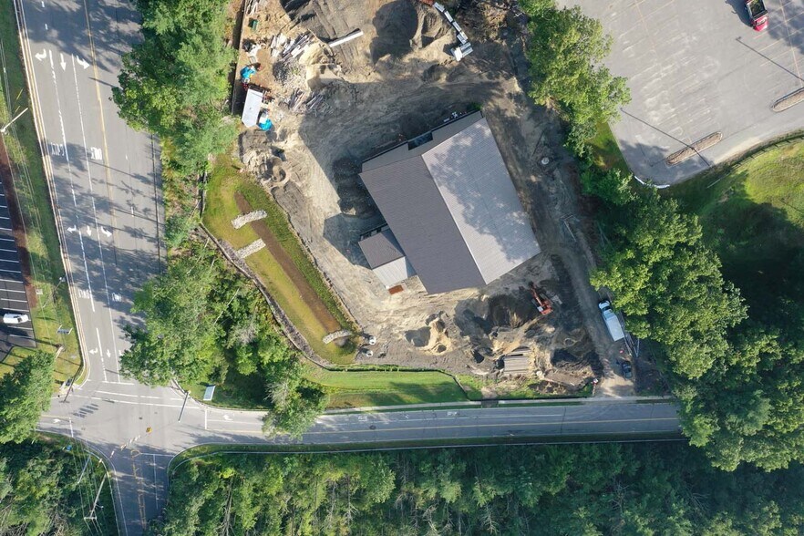 More Photos Of 5 Goddard Rd, Northborough Warehouse For Lease