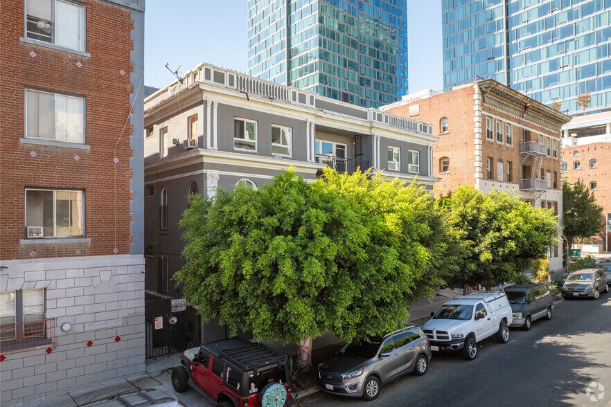 Primary Photo Of 681 Shatto Pl, Los Angeles Apartments For Sale