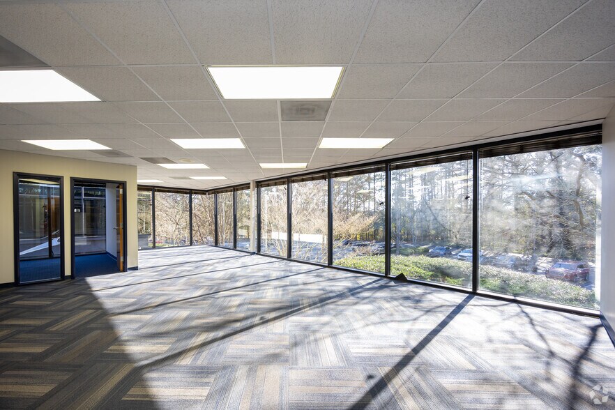 More Photos Of 6075 The Corners Pky, Peachtree Corners Office For Lease