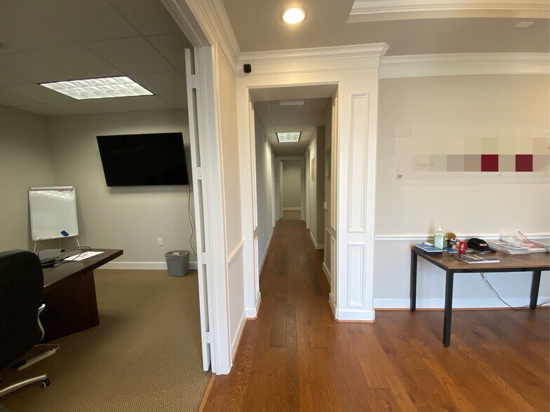 More Photos Of 633 E Fernhurst Dr, Katy Medical For Lease