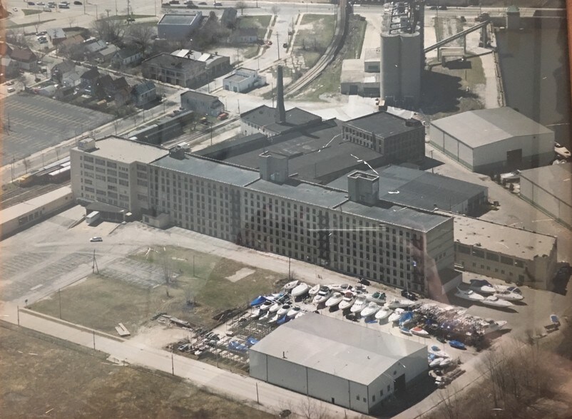 More Photos Of 1911-1977 S Allis St, Milwaukee Manufacturing For Lease