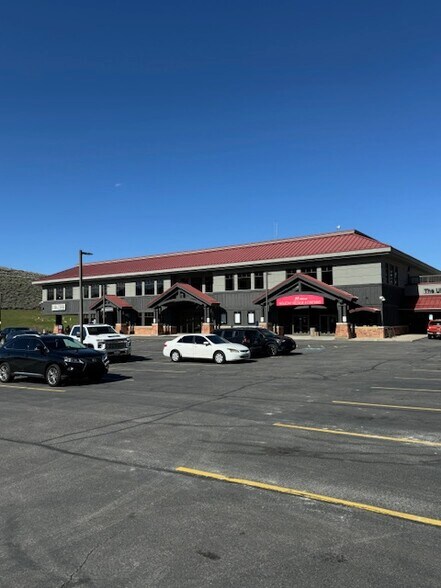 More Photos Of 1776-1780 Park Ave, Park City Unknown For Lease