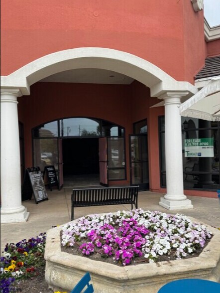 More Photos Of 252-254 W Los Angeles Ave, Moorpark Freestanding For Lease