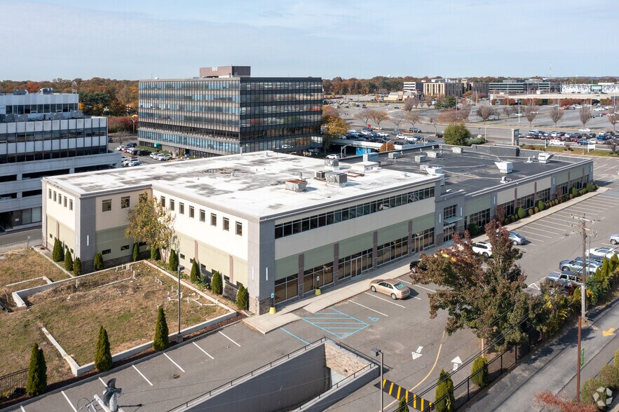 More Photos Of 623 Stewart Ave, Garden City Office For Lease