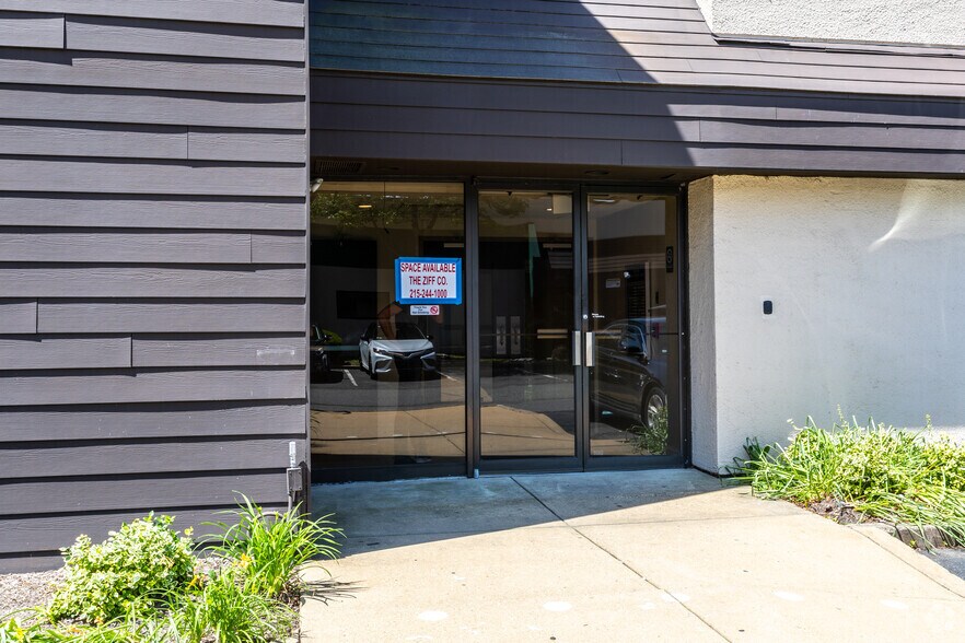 More Photos Of 3466 Progress Dr, Bensalem Office For Lease