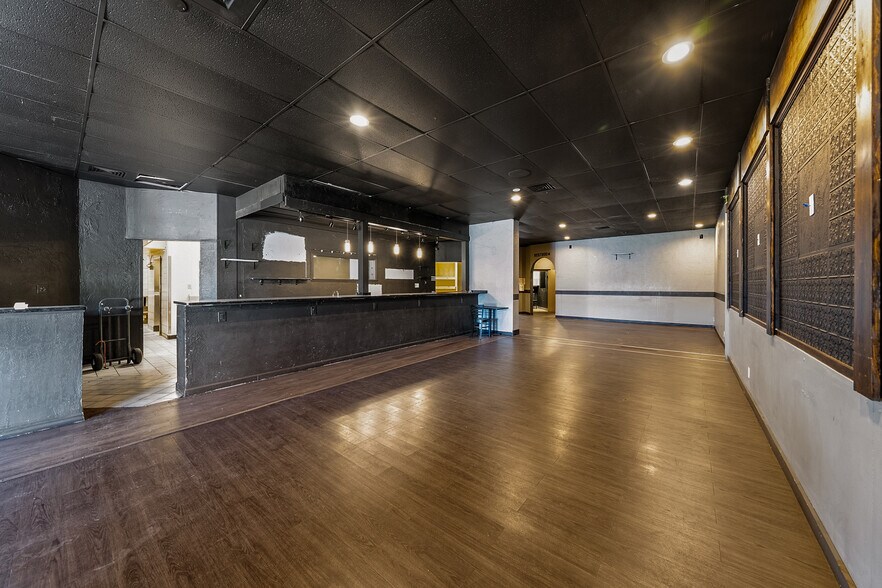 More Photos Of 2345 Ashland St, Ashland Freestanding For Lease