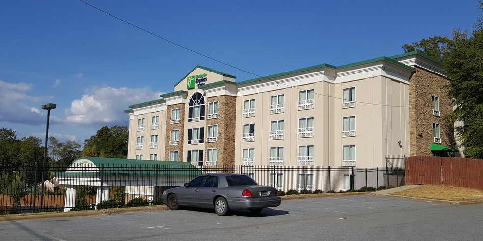 More Photos Of 3941-3965 Victory Dr, Columbus Storefront Retail Office For Lease