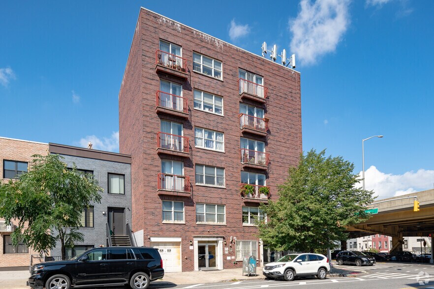 More Photos Of 62 Clermont Ave, Brooklyn Apartments For Lease