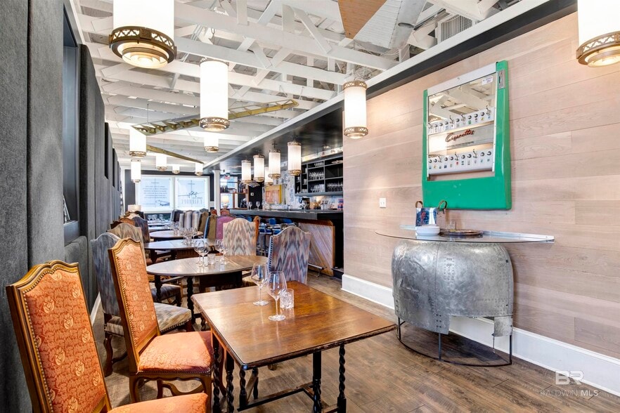 More Photos Of 61 N Section St, Fairhope Restaurant For Lease