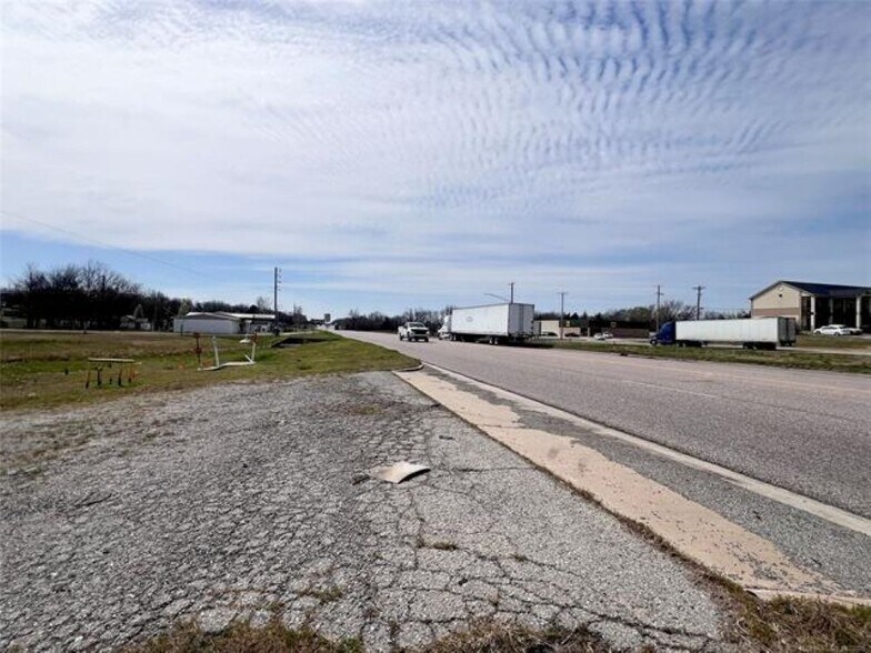 More Photos Of 909 S Garfield Ave, Kiowa Convenience Store For Sale