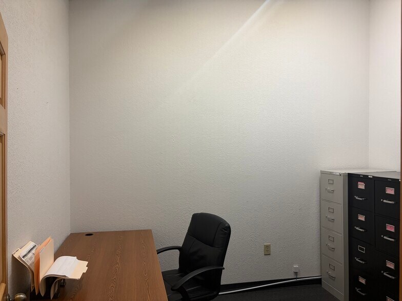More Photos Of 15614 Windrose Ln, Hayward Office For Lease