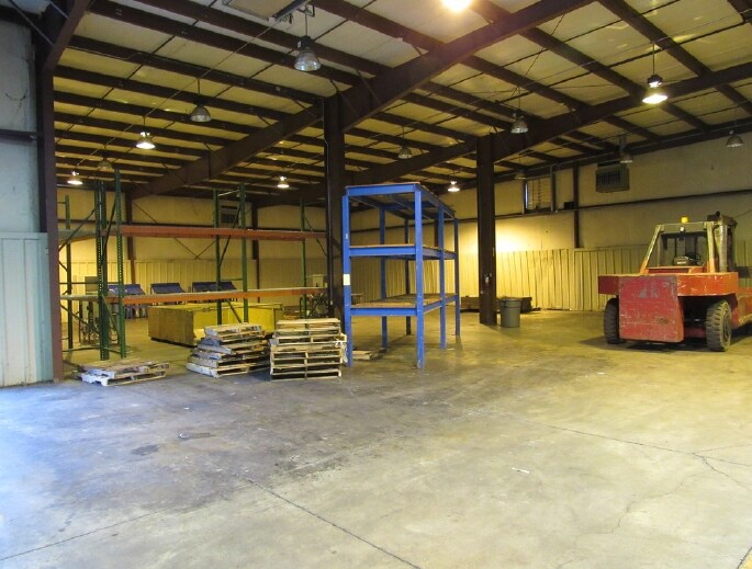 More Photos Of 399 Broyles Ave, Belton Warehouse For Sale