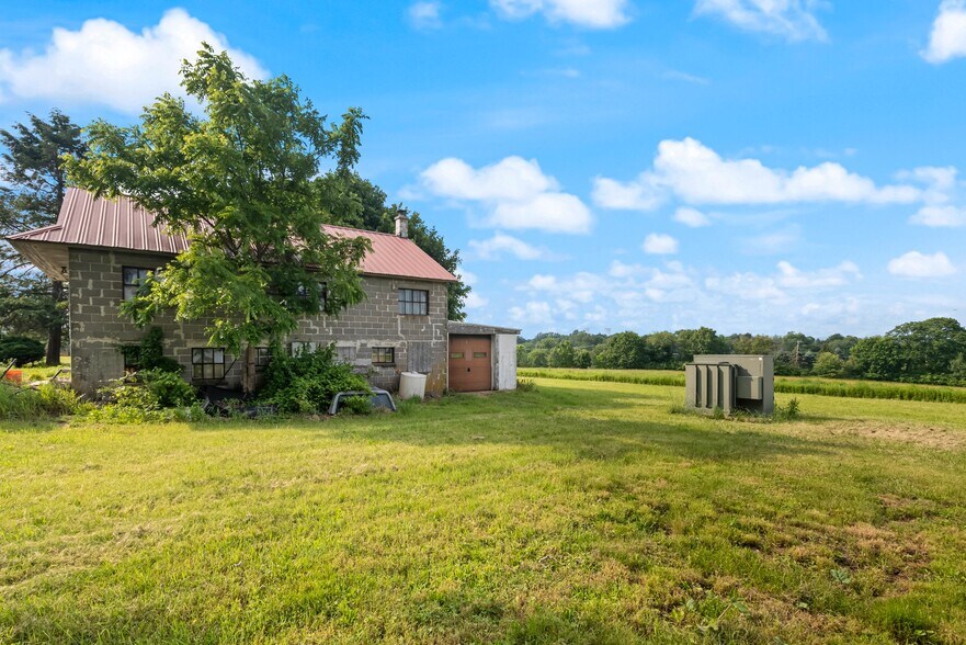More Photos Of 1112 W Bridge St, Spring City Warehouse For Sale