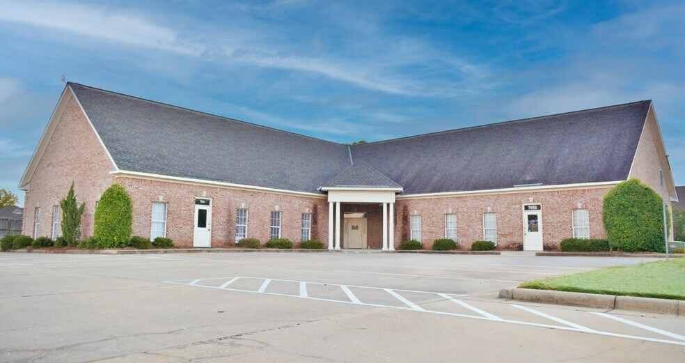More Photos Of 7003-7011 Fulton Ct, Montgomery Office For Lease