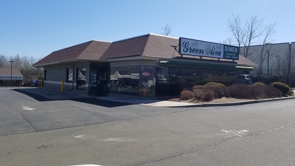 More Photos Of 425-477 S Broad St, Meriden Unknown For Lease