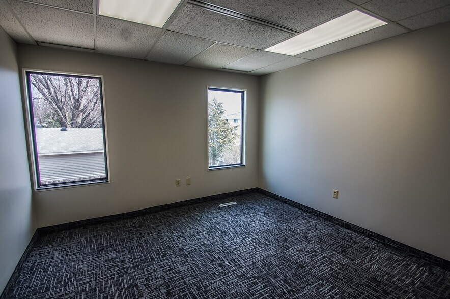 More Photos Of 2738 Winnetka Ave N, New Hope Medical For Lease