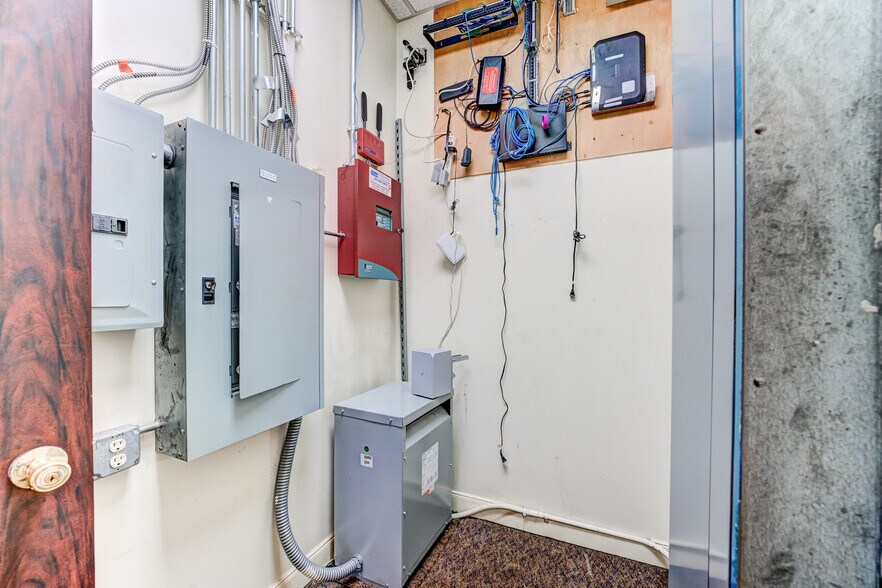 More Photos Of 324 Fm-1960 Rd, Houston General Retail For Sale