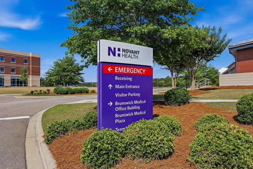 More Photos Of 584 Hospital Dr NE, Bolivia Medical For Lease