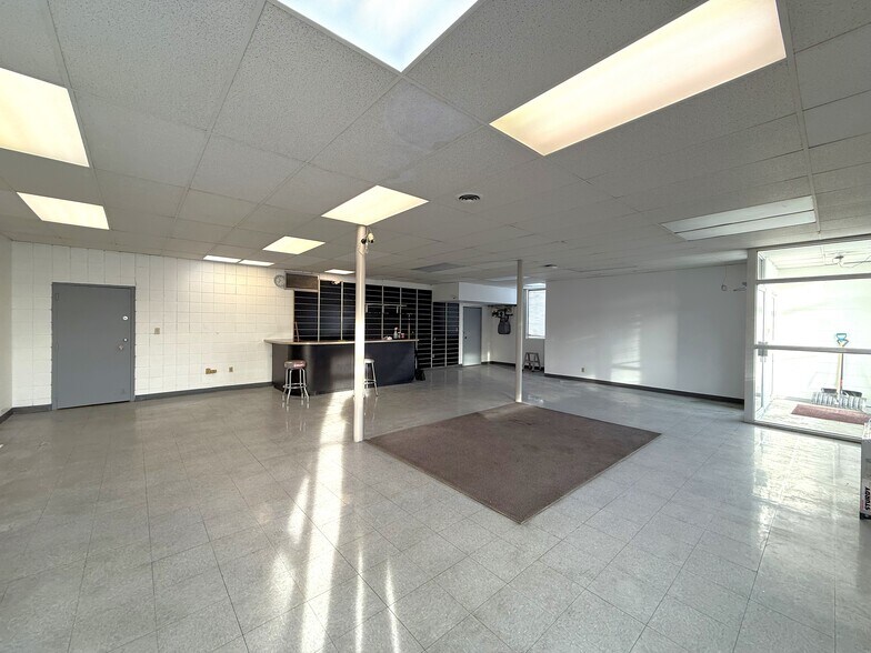 More Photos Of 308-312 41st Ave NE, Calgary Warehouse For Lease