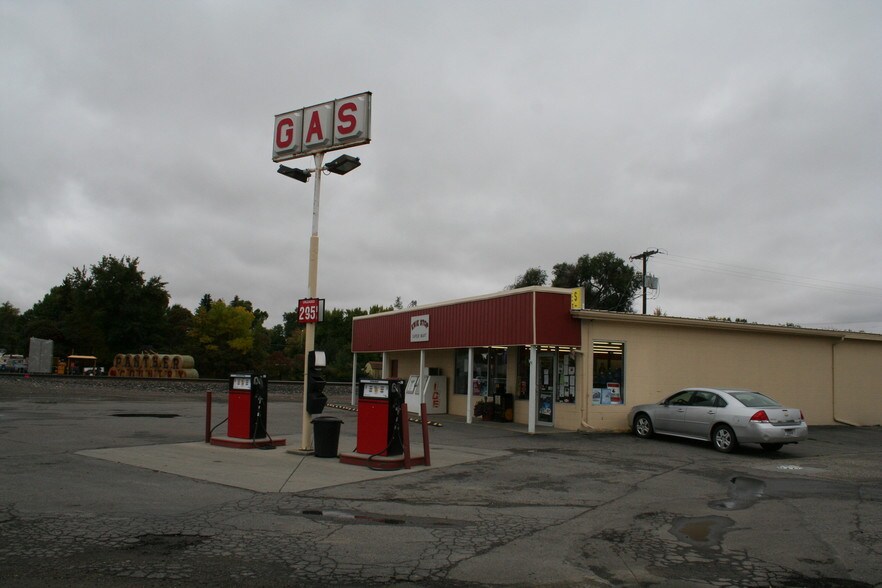 More Photos Of 1 N Clark St, Park City Convenience Store For Sale