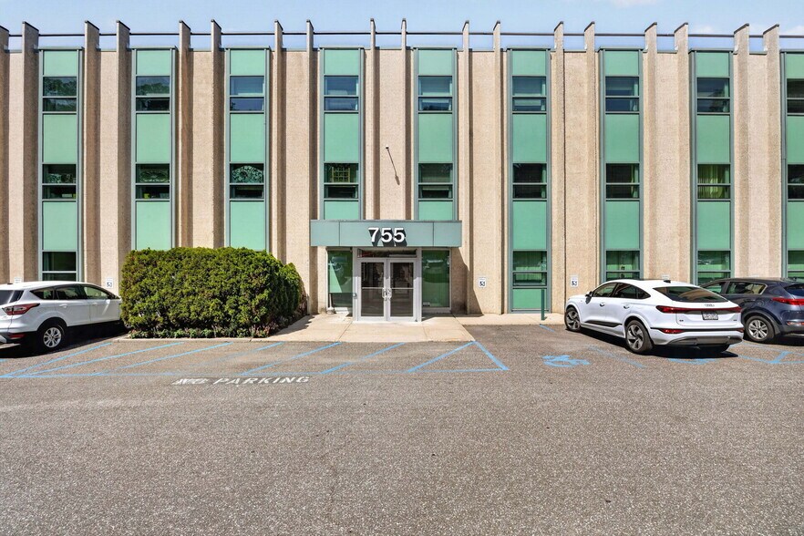 Primary Photo Of 755 New York Ave, Huntington Medical For Lease