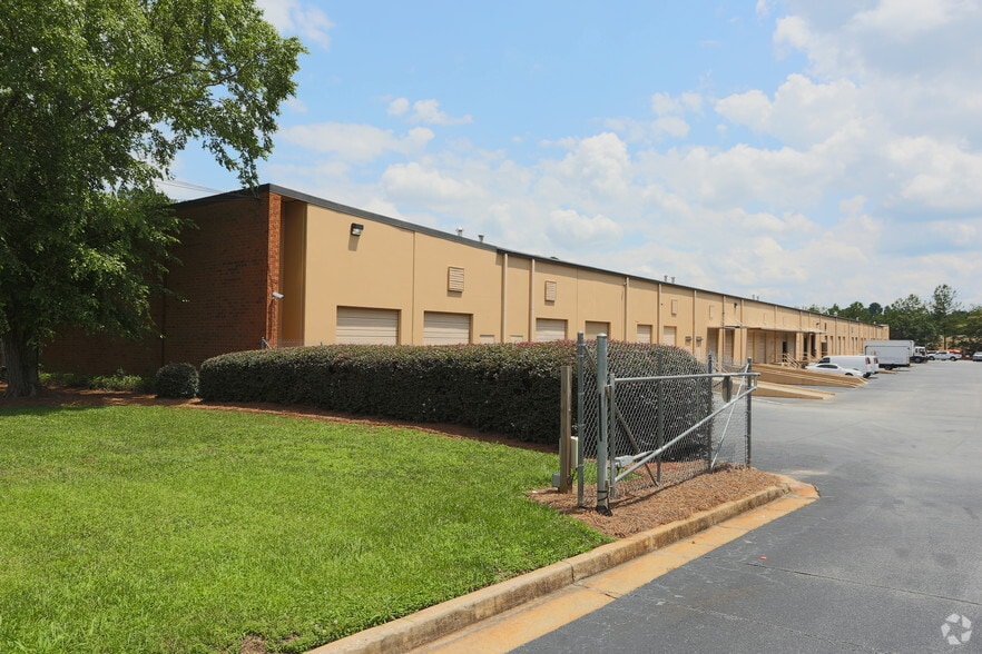 More Photos Of 4611 Greer Cir, Stone Mountain Warehouse For Lease