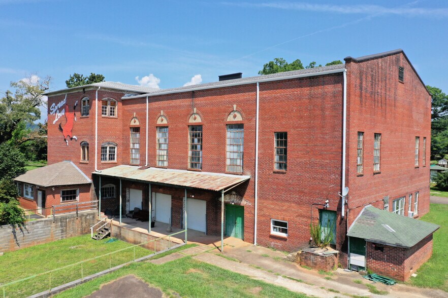 More Photos Of 156 School Rd, Mill Spring Office For Lease