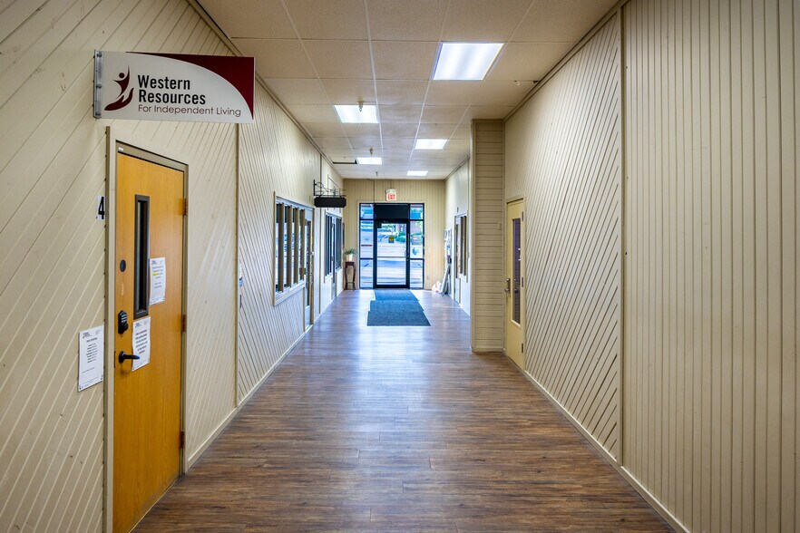 More Photos Of 909 E St Patrick St, Rapid City Storefront Retail Office For Sale