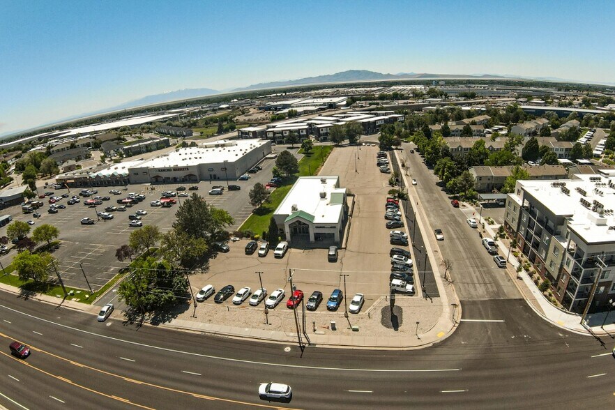 More Photos Of 562 S State St, Clearfield Auto Dealership For Sale