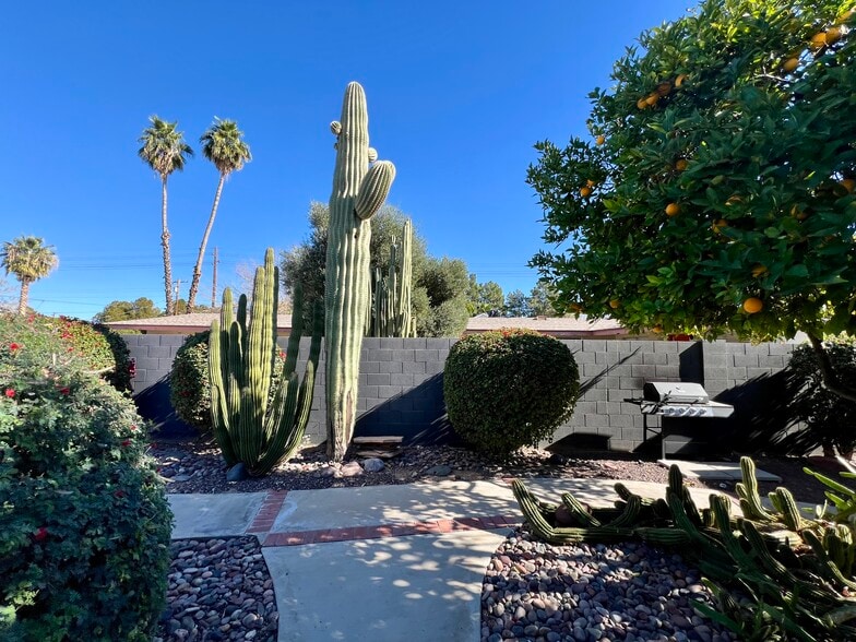 More Photos Of 2727 E Montecito Ave, Phoenix Multifamily For Sale