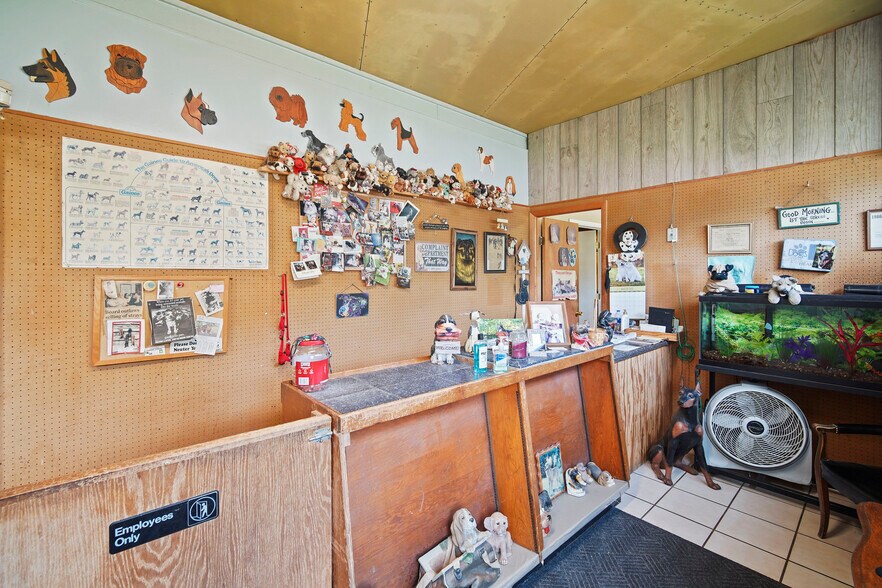 More Photos Of 3980 Ann Arbor Rd, Jackson Light Manufacturing For Sale