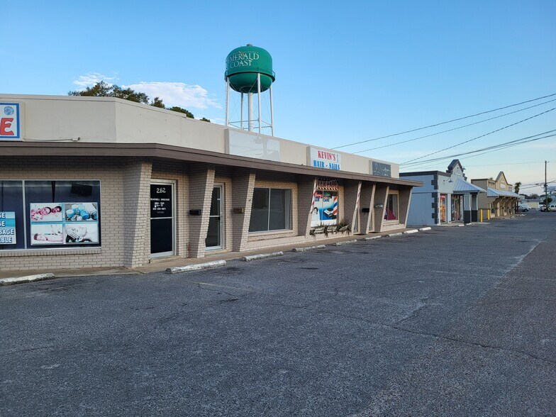 Primary Photo Of 284 Eglin Pky NE, Fort Walton Beach General Retail For Lease