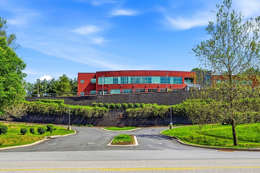More Photos Of 3 Walnut St, Lemoyne Medical For Lease