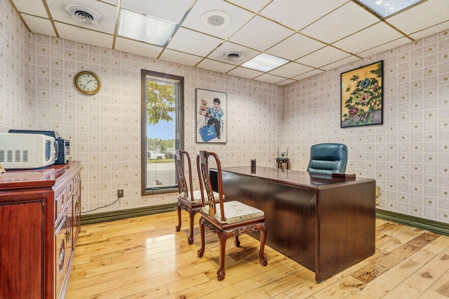 More Photos Of 255 Dueber Ave SW, Canton Medical For Sale