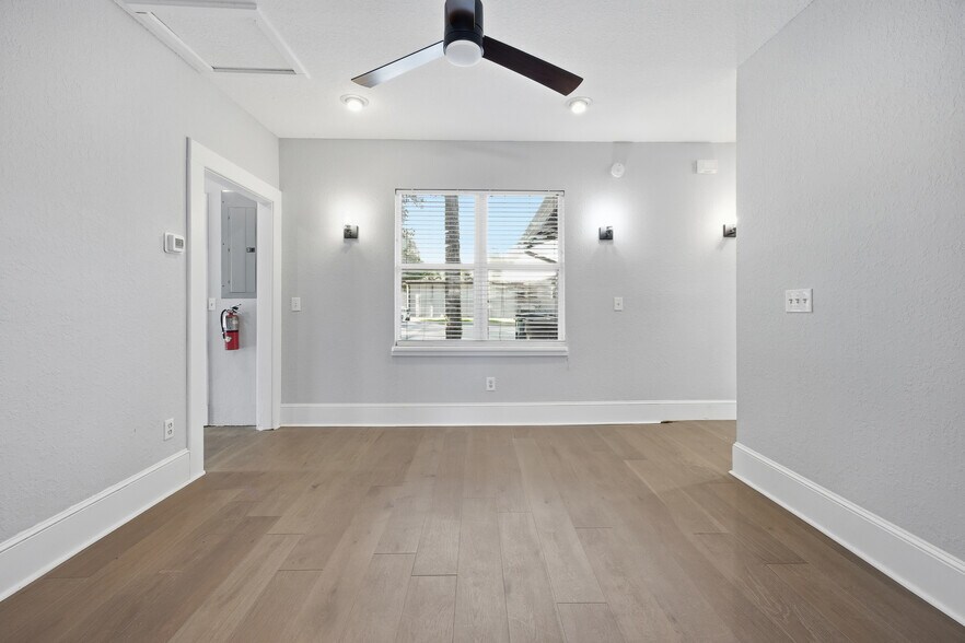 More Photos Of 527 NE 8th Ave, Ocala Office Residential For Sale