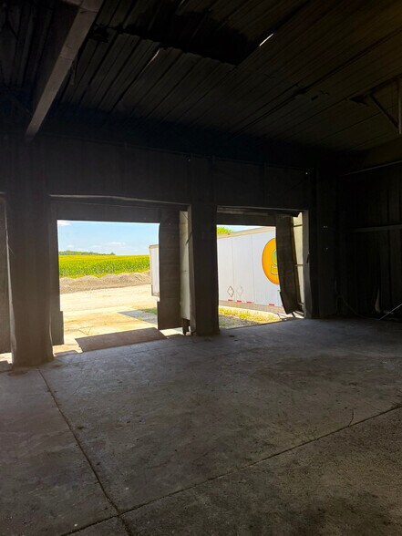 More Photos Of 5601 IN-32, Crawfordsville Truck Terminal For Lease