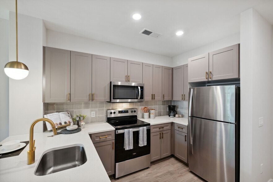 More Photos Of 4040 Gateway Dr, Fairfax Apartments For Lease