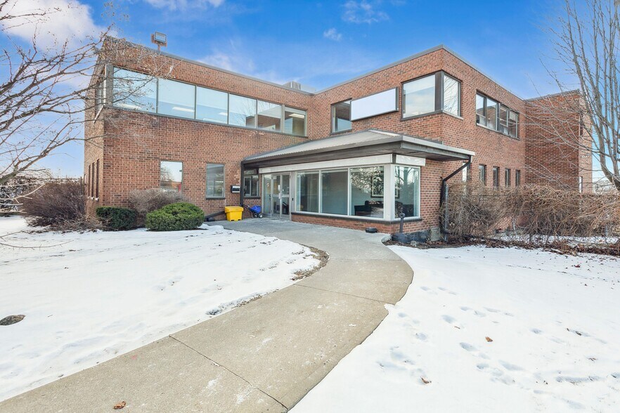 More Photos Of 1100 Haultain Ct, Mississauga Industrial For Sale
